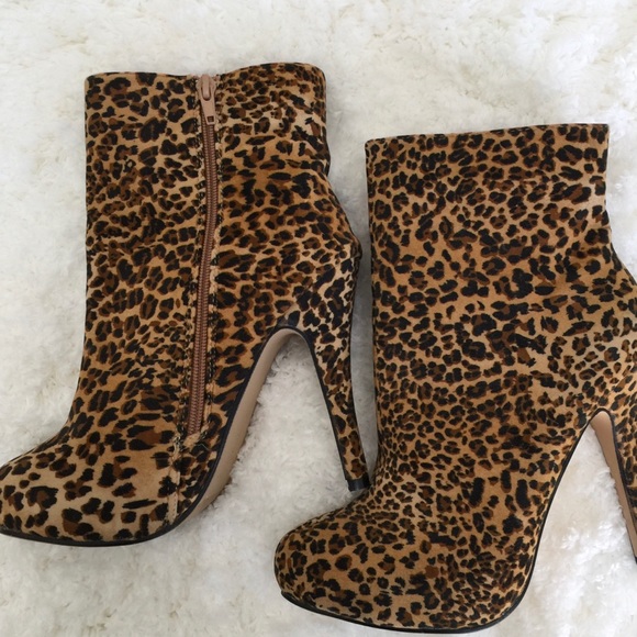 Leopard print high heel boots Body Central - Picture 5 of 8